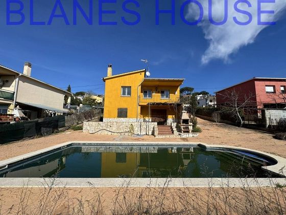 Foto 1 de Casa en venda a Residencial Park de 3 habitacions amb terrassa i piscina