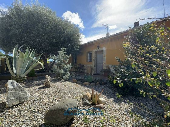 Foto 1 de Casa en venda a calle Del Riu Llobregat de 4 habitacions amb terrassa i piscina