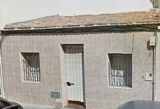 Foto 1 de Venta de casa en Carrús Est - Camí dels Magros de 2 habitaciones con terraza