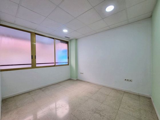 Foto 1 de Alquiler de piso en Carrús Est - Camí dels Magros de 1 habitación con ascensor