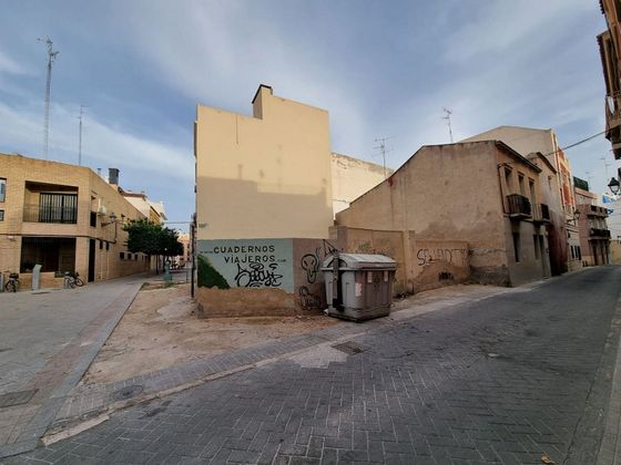 Foto 2 de Venta de terreno en El Raval - Portes Encarnades de 189 m²