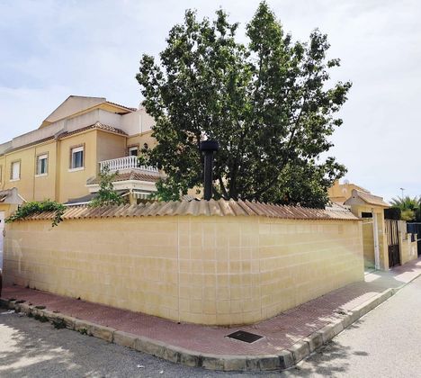 Foto 1 de Casa adossada en venda a Ciudad Quesada de 3 habitacions amb terrassa i piscina