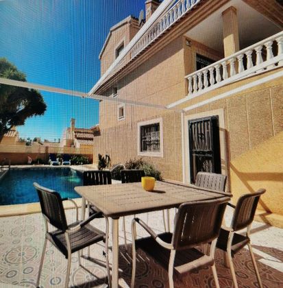 Foto 1 de Xalet en venda a Altos - La Florida de 4 habitacions amb terrassa i piscina
