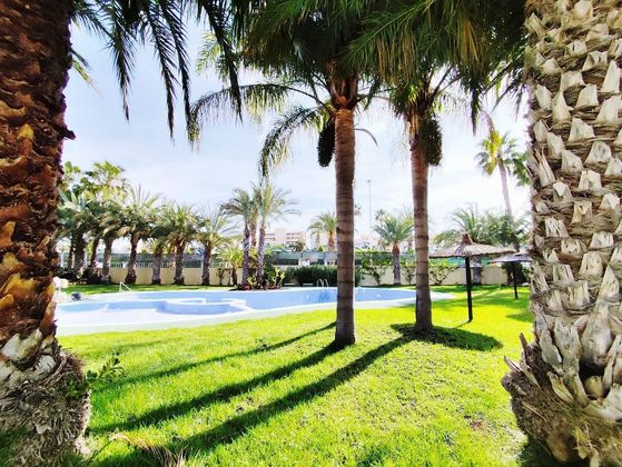 Foto 2 de Pis en venda a Los Arenales del Sol de 3 habitacions amb terrassa i piscina