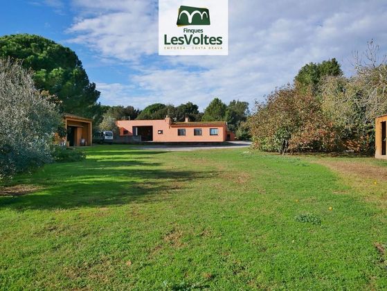 Foto 1 de Xalet en venda a Torrent (Girona) de 3 habitacions amb garatge i jardí