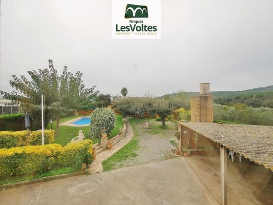 Foto 1 de Xalet en venda a Mont-Ras de 3 habitacions amb terrassa i piscina