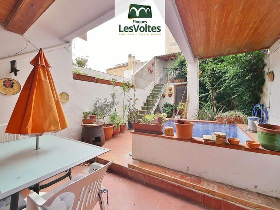 Foto 1 de Xalet en venda a Vila de Palafrugell - Llofriu - Barceloneta de 8 habitacions amb terrassa i piscina