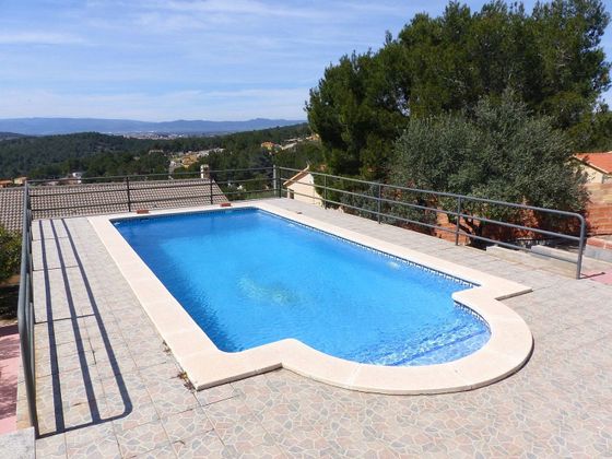 Foto 1 de Chalet en venta en Masllorenç de 8 habitaciones con terraza y piscina