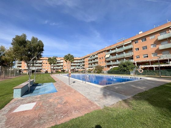 Foto 1 de Pis en venda a pasaje Riu Francolí de 3 habitacions amb terrassa i piscina