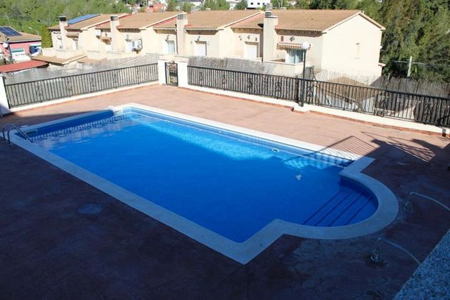 Foto 2 de Casa adosada en venta en Pobla de Montornès, la de 3 habitaciones con terraza y piscina