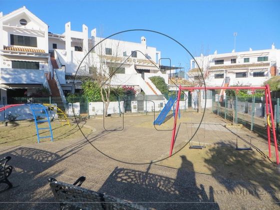 Foto 1 de Casa en venda a Punta Umbría de 3 habitacions amb piscina i jardí