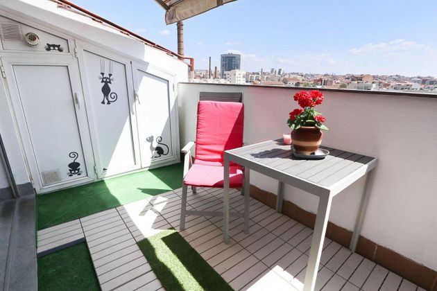 Foto 1 de Dúplex en venda a Segle XX de 2 habitacions amb terrassa i balcó