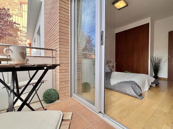 Foto 2 de Pis en venda a Ca n'Aurell de 3 habitacions amb balcó i aire acondicionat
