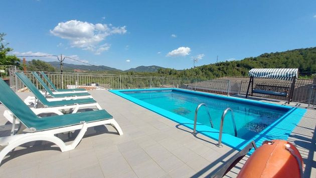 Foto 1 de Casa en venta en Vacarisses de 6 habitaciones con terraza y piscina