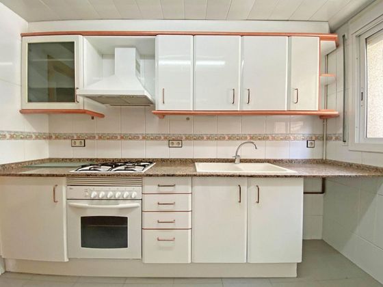 Foto 2 de Pis en venda a Espronceda - Campoamor - Santa Pau de 3 habitacions amb garatge i calefacció
