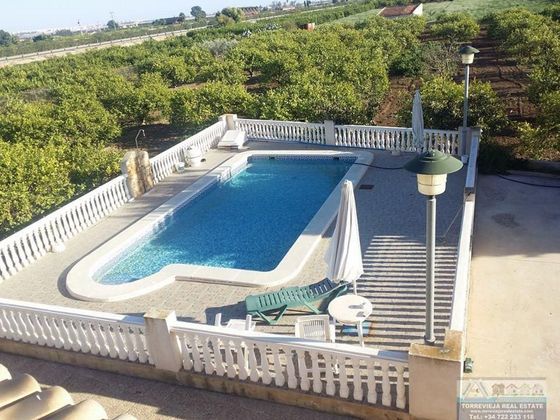 Foto 2 de Xalet en venda a San Miguel de Salinas de 6 habitacions amb terrassa i piscina