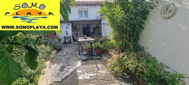 Foto 2 de Casa adossada en venda a Ribamontán al Monte de 3 habitacions amb jardí i balcó
