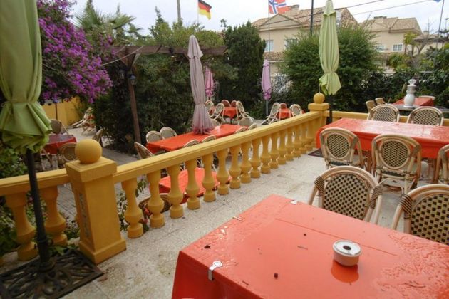 Foto 1 de Local en venta en Nucia (la) con terraza y garaje