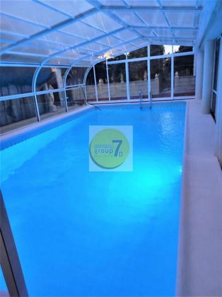 Foto 1 de Xalet en venda a Pueblo Poniente de 7 habitacions amb terrassa i piscina