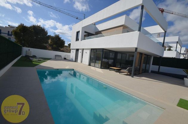 Foto 1 de Xalet en venda a Cala de Finestrat de 3 habitacions amb terrassa i piscina