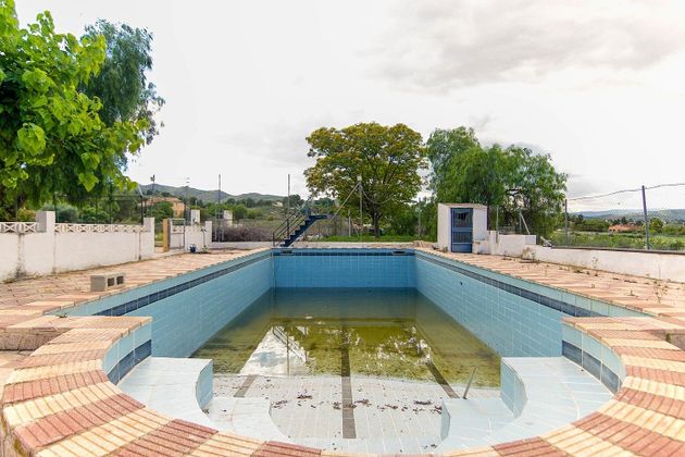 Foto 1 de Xalet en venda a Monóvar/Monòver de 8 habitacions amb terrassa i piscina
