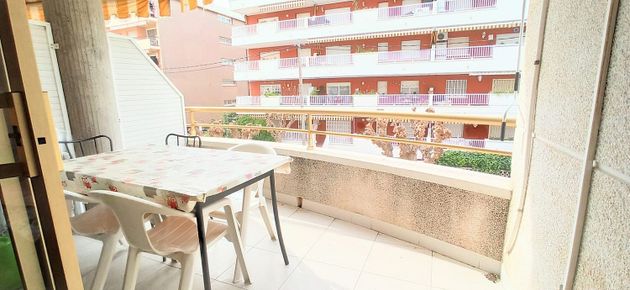 Foto 2 de Piso en venta en Segur Platja de 3 habitaciones con terraza y balcón