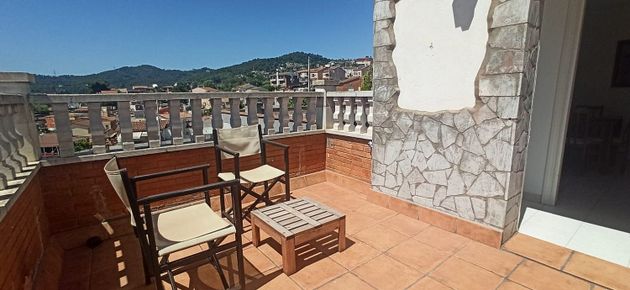 Foto 2 de Casa adosada en venta en Sant Vicenç dels Horts de 3 habitaciones con terraza y aire acondicionado