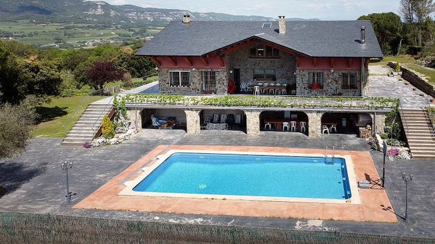 Foto 1 de Xalet en venda a Seva de 8 habitacions amb terrassa i piscina