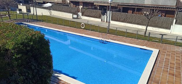 Foto 2 de Venta de piso en Les Arenes - La Grípia  Can Montllor de 2 habitaciones con terraza y piscina
