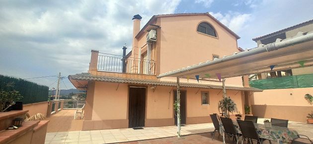 Foto 1 de Xalet en venda a Castellbisbal de 4 habitacions amb terrassa i garatge