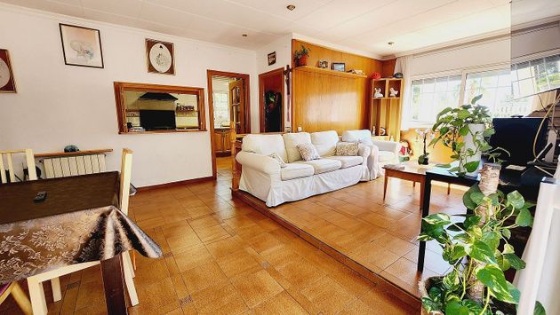 Foto 1 de Xalet en venda a Castellnou - Can Mir - Sant Muç de 3 habitacions amb garatge i balcó
