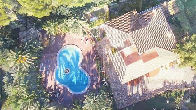 Foto 2 de Xalet en venda a Alfaz del Pi Pueblo-Urbanizaciones de 6 habitacions amb terrassa i piscina