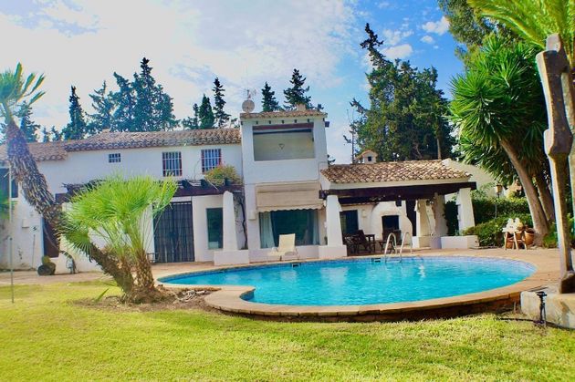 Foto 1 de Xalet en venda a Alfaz del Pi Pueblo-Urbanizaciones de 6 habitacions amb piscina i garatge