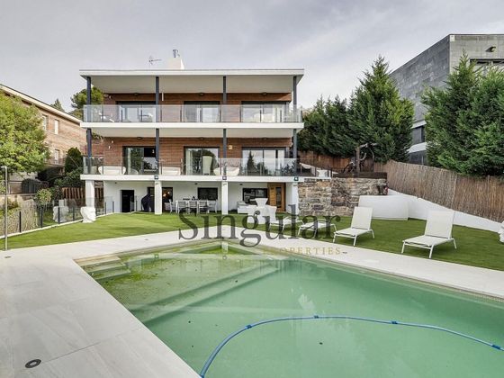 Foto 2 de Chalet en venta en Matadepera de 6 habitaciones con terraza y piscina