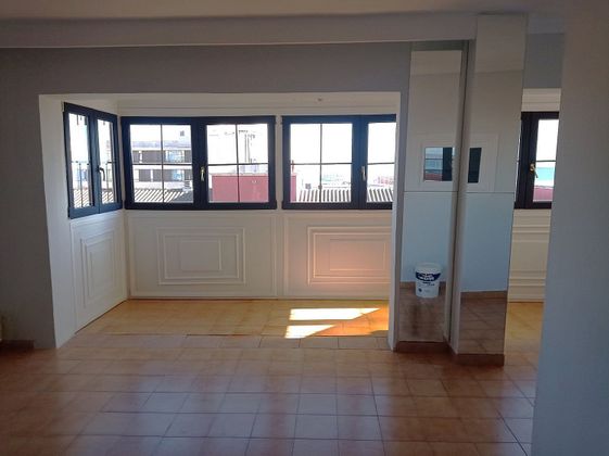 Foto 2 de Àtic en venda a El Terreno de 2 habitacions amb terrassa i ascensor