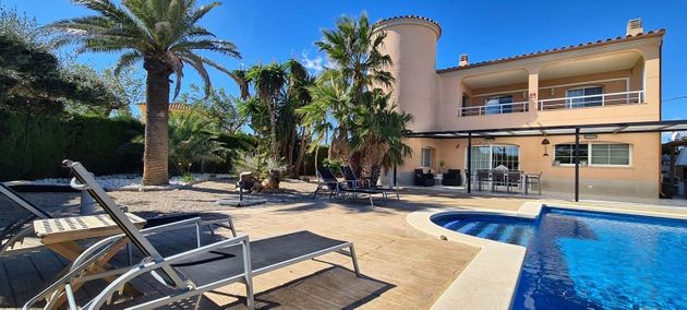 Foto 2 de Chalet en venta en Roques Daurades-L'Estany de 5 habitaciones con terraza y piscina