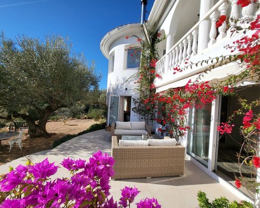 Foto 2 de Casa rural en venda a Camarles de 6 habitacions amb terrassa i jardí