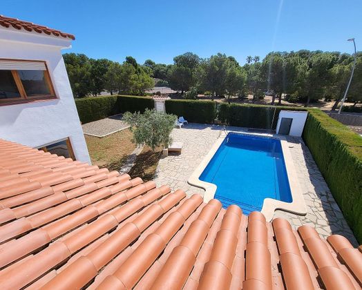 Foto 2 de Chalet en venta en Calafat de 5 habitaciones con terraza y piscina