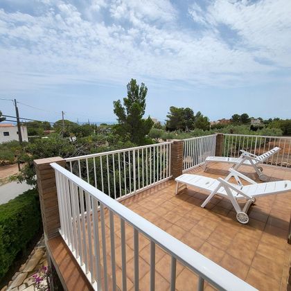 Foto 2 de Venta de chalet en Vandellòs de 4 habitaciones con terraza y jardín