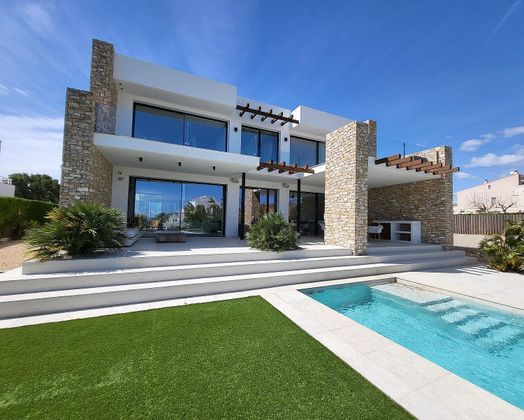 Foto 2 de Xalet en venda a Calafat de 4 habitacions amb terrassa i piscina