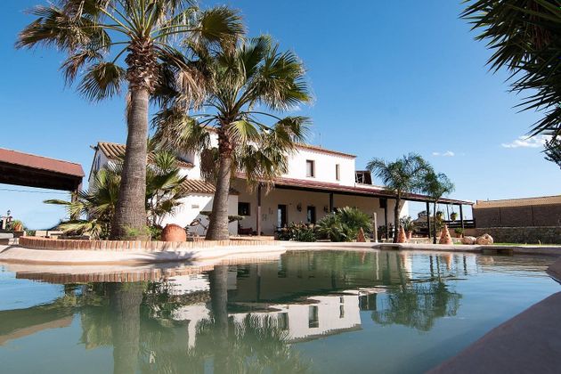 Foto 1 de Casa rural en venda a Deltebre de 14 habitacions amb terrassa i piscina