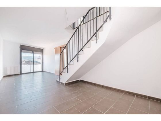 Foto 1 de Dúplex en venda a Centelles de 3 habitacions amb terrassa i balcó