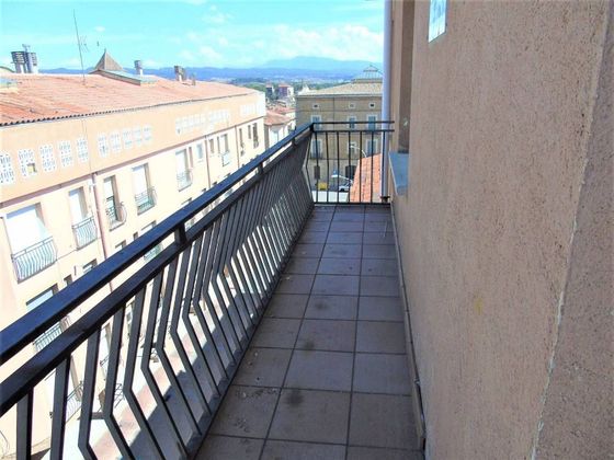 Foto 2 de Piso en venta en Manlleu de 4 habitaciones con terraza y balcón