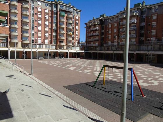 Foto 2 de Pis en venda a Estadi-Horta Vermella-Santa Anna de 4 habitacions amb terrassa i ascensor
