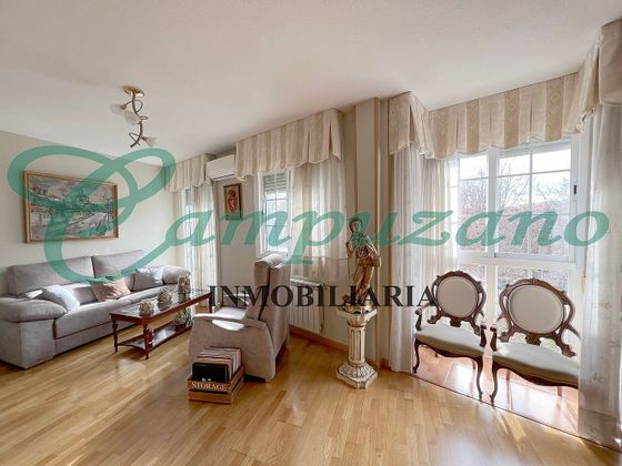 Foto 1 de Àtic en venda a calle Zaragoza de 4 habitacions amb terrassa i garatge