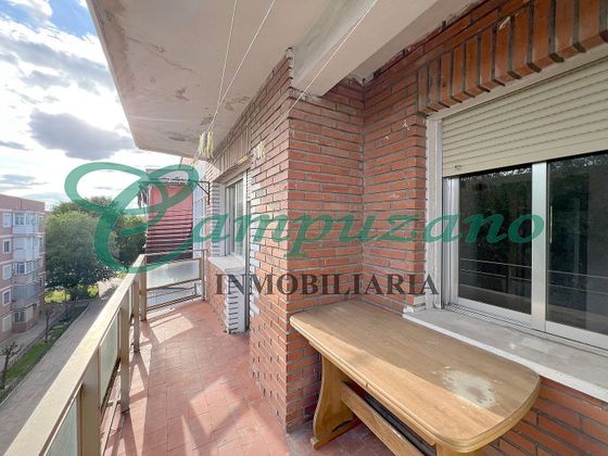 Foto 2 de Pis en venda a calle De Pizarro de 3 habitacions amb terrassa i calefacció