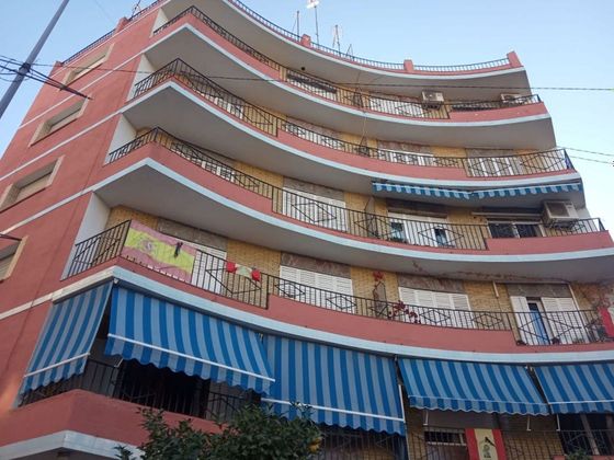 Foto 1 de Venta de piso en Cehegín de 3 habitaciones con balcón y ascensor