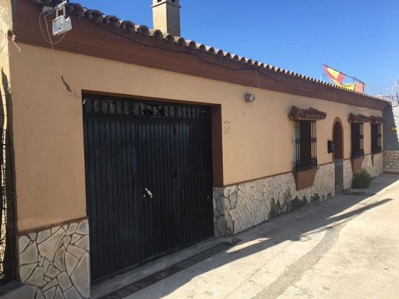 Foto 1 de Casa adossada en venda a La Granja-La Colina-Los Pastores de 3 habitacions amb garatge