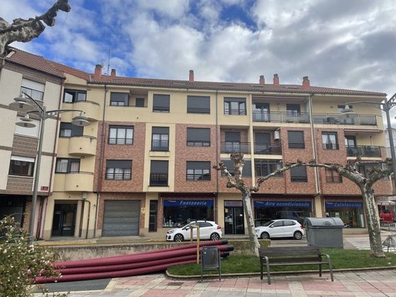 Foto 1 de Piso en venta en Bañeza (La) de 4 habitaciones con terraza y balcón
