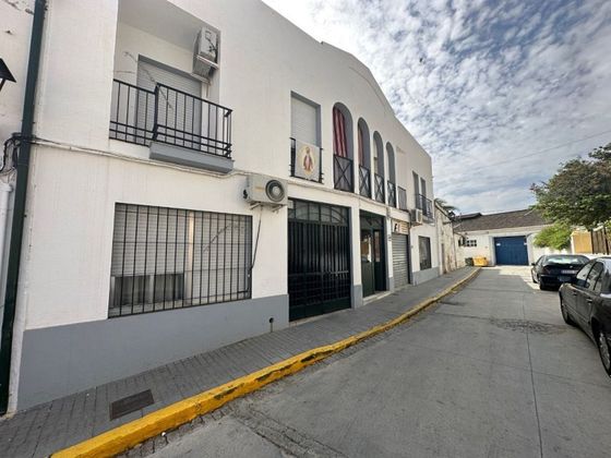 Foto 2 de Casa adossada en venda a Guadalcázar de 4 habitacions amb terrassa